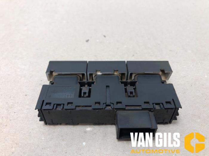 PDC switch from a Seat Leon (5FB) 1.5 TSI 16V 2019