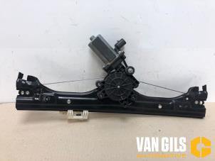 Usagé Mécanique vitre 2portes avant gauche Fiat 500C (312) 1.2 69 Prix € 44,00 Règlement à la marge proposé par Van Gils Automotive