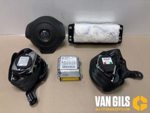 Usagé Set de airbag Volkswagen Golf Plus (5M1/1KP) 1.4 TSI 122 16V Prix € 699,99 Règlement à la marge proposé par Van Gils Automotive