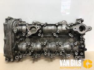 Used Rocker cover Mercedes A (W176) 2.0 A-45 AMG Turbo 16V 4-Matic Price on request offered by Van Gils Automotive