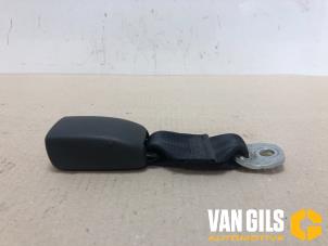 Usagé Attache ceinture arrière gauche Toyota Aygo (B10) 1.0 12V VVT-i Prix € 40,00 Règlement à la marge proposé par Van Gils Automotive