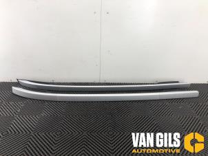Używane Zestaw relingów dachowych Kia Stonic (YB) 1.0i T-GDi 12V Eco-Dynamics+ Cena € 269,99 Procedura marży oferowane przez Van Gils Automotive