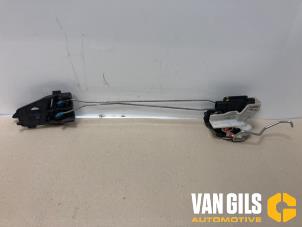 Usados Mecanismo de cerradura de puerta de 4 puertas izquierda detrás Kia Picanto (TA) 1.0 12V Precio de solicitud ofrecido por Van Gils Automotive
