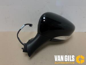 Used Wing mirror, left Renault Clio IV Estate/Grandtour (7R) 0.9 Energy TCE 12V Price on request offered by Van Gils Automotive