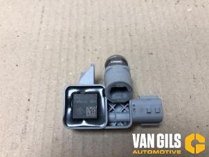 Usados Sensor de airbag Renault Clio IV Estate/Grandtour (7R) 0.9 Energy TCE 12V Precio de solicitud ofrecido por Van Gils Automotive