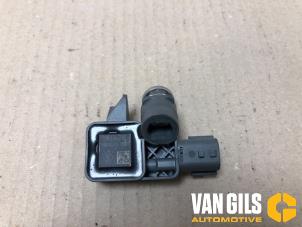 Used Airbag sensor Renault Clio IV Estate/Grandtour (7R) 0.9 Energy TCE 12V Price on request offered by Van Gils Automotive