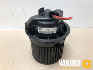 Used Heating and ventilation fan motor Renault Clio IV Estate/Grandtour (7R) 0.9 Energy TCE 12V Price on request offered by Van Gils Automotive