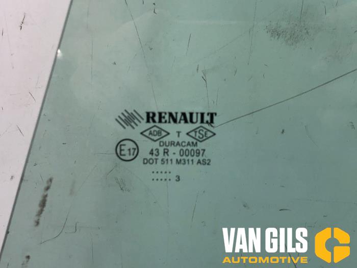 Türscheibe 4-türig links hinten van een Renault Clio IV Estate/Grandtour (7R) 0.9 Energy TCE 12V 2014