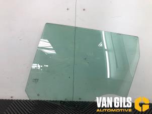 Used Rear door window 4-door, left Renault Clio IV Estate/Grandtour (7R) 0.9 Energy TCE 12V Price on request offered by Van Gils Automotive
