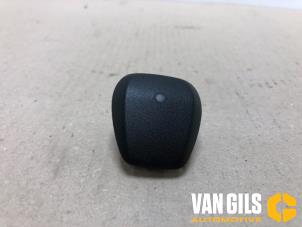 Used Light sensor Kia Stonic (YB) 1.0i T-GDi 12V Eco-Dynamics+ Price € 49,99 Margin scheme offered by Van Gils Automotive