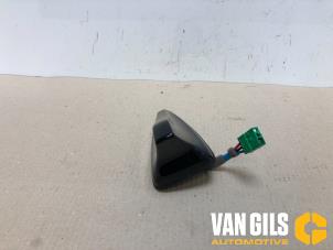 Used Antenna Kia Stonic (YB) 1.0i T-GDi 12V Eco-Dynamics+ Price € 99,99 Margin scheme offered by Van Gils Automotive