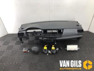 Usados Airbag set + dashboard Kia Stonic (YB) 1.0i T-GDi 12V Eco-Dynamics+ Precio € 1.499,00 Norma de margen ofrecido por Van Gils Automotive