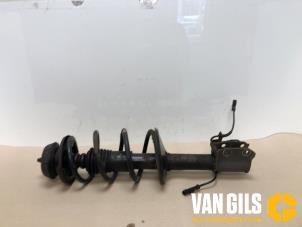 Used Front shock absorber rod, left Dacia Logan MCV (KS) 1.6 16V Price on request offered by Van Gils Automotive
