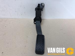 Używane Pedal gazu Ford Fiesta 7 1.1 Ti-VCT 12V 85 Cena na żądanie oferowane przez Van Gils Automotive