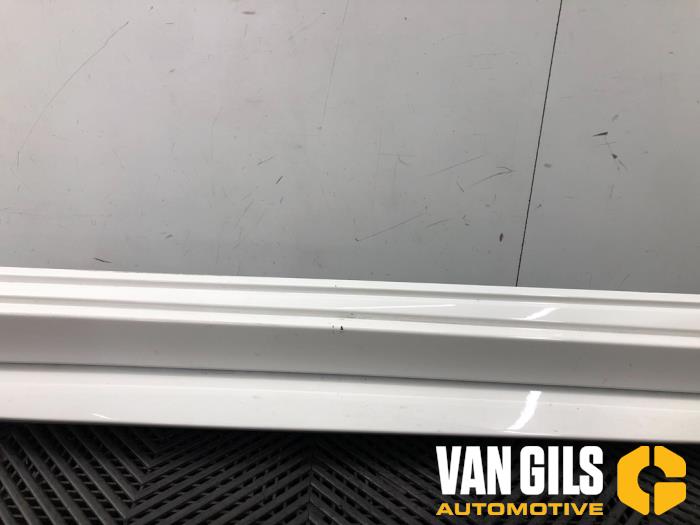 Side skirt, right from a Mercedes-AMG GLE AMG (V167) 53 AMG 3.0 EQ Boost 24V 4-Matic+ 2020