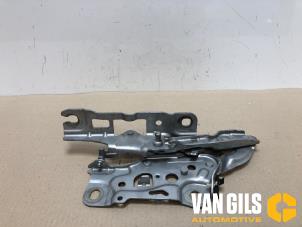 Used Bonnet Hinge BMW 5 serie (G30) 530e iPerformance Price on request offered by Van Gils Automotive