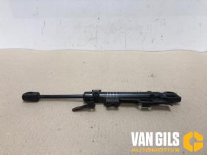 Used Bonnet gas strut, left BMW 5 serie (G30) 530e iPerformance Price on request offered by Van Gils Automotive