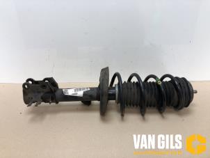 Used Front shock absorber rod, right Fiat Grande Punto (199) 1.4 Price € 30,00 Margin scheme offered by Van Gils Automotive