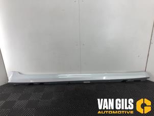 Used Side skirt, right BMW 5 serie (G30) 530e iPerformance Price on request offered by Van Gils Automotive