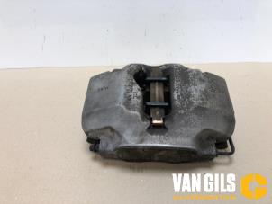Used Front brake calliper, left BMW 5 serie (G30) 530e iPerformance Price on request offered by Van Gils Automotive