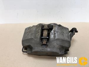 Used Front brake calliper, right BMW 5 serie (G30) 530e iPerformance Price on request offered by Van Gils Automotive