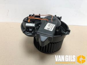 Begagnade Fläktmotor för uppvärmning och ventilation Mercedes B (W246) 2.2 B-220 CDI BlueEFFICIENCY,d 16V Pris € 49,99 Marginaltabell erbjuds av Van Gils Automotive