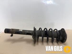 Usagé Barre amortisseur avant droit Landrover Freelander II 2.2 td4 16V Prix sur demande proposé par Van Gils Automotive