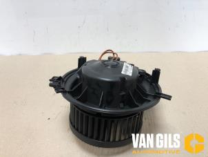 Usagé Ventilateur chauffage Volkswagen Tiguan (AD1) 2.0 TSI 16V 4Motion Prix € 91,96 Prix TTC proposé par Van Gils Automotive