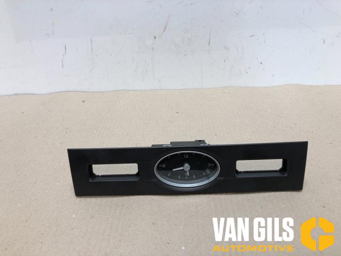 Clock from a Ford Mondeo III 1.8 16V 2006