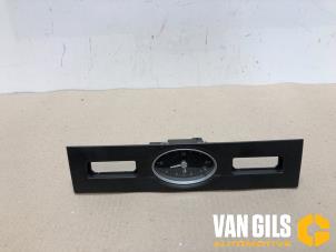 Used Clock Ford Mondeo III 1.8 16V Price € 30,00 Margin scheme offered by Van Gils Automotive