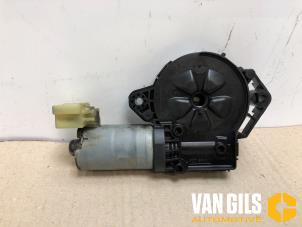 Used Sunroof motor Volkswagen Tiguan (AD1) 2.0 TSI 16V 4Motion Price € 35,00 Margin scheme offered by Van Gils Automotive