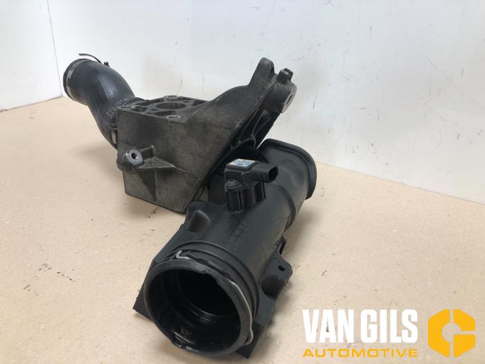 Engine mount from a Mercedes-Benz Vito (639.6) 2.2 109 CDI 16V 2003