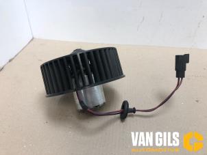 Usagé Ventilateur chauffage Ford Ka I 1.3i Prix € 45,00 Règlement à la marge proposé par Van Gils Automotive