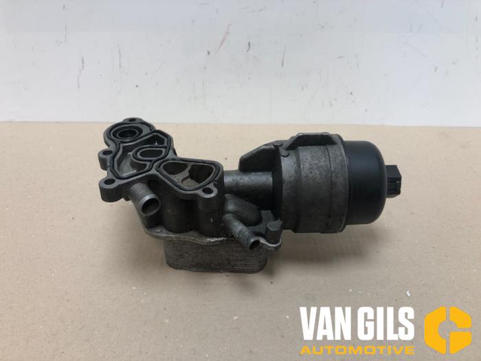 Gebrauchte Ölfiltergehäuse Peugeot 207/207+ (WA/WC/WM) 1.6 16V GT THP Preis auf Anfrage angeboten von Van Gils Automotive