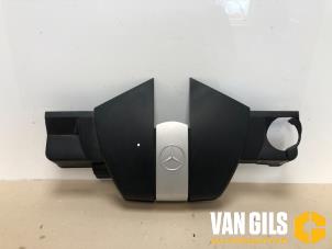 Usados Chapa protectora motor Mercedes E (W211) 3.2 E-320 V6 18V Precio € 45,00 Norma de margen ofrecido por Van Gils Automotive