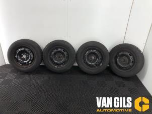 Usados Juego de llantas y neumáticos de invierno Volkswagen Polo Precio € 174,99 Norma de margen ofrecido por Van Gils Automotive