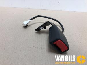 Used Rear seatbelt buckle, left Hyundai i20 1.2i 16V Price on request offered by Van Gils Automotive