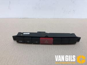 Gebrauchte Panikbeleuchtung Schalter Fiat Grande Punto (199) 1.4 Preis € 30,00 Margenregelung angeboten von Van Gils Automotive
