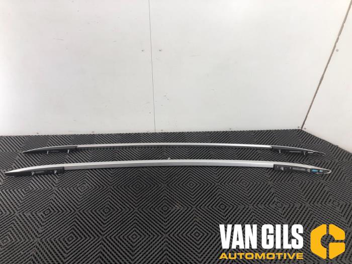 Roof rail kit from a Volkswagen Touran (5T1) 1.0 TSI 2019