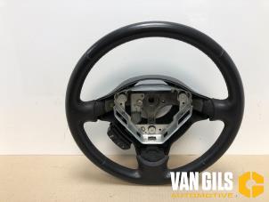 Usagé Volant Toyota Yaris (P1) 1.3 16V VVT-i Prix € 75,00 Règlement à la marge proposé par Van Gils Automotive