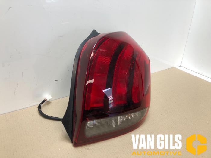 Taillight, right from a Peugeot 108 1.0 12V 2016