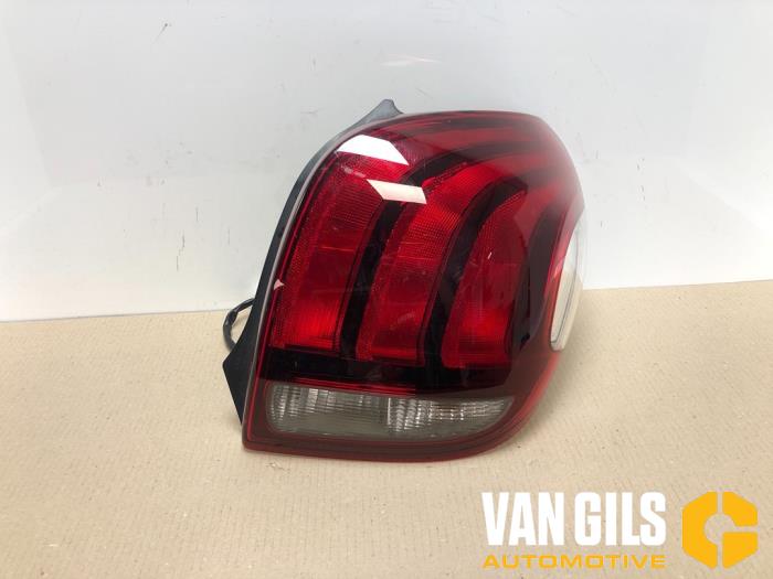 Taillight, right from a Peugeot 108 1.0 12V 2016