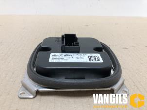 Used Module LED headlight Renault Captur (2R) 0.9 Energy TCE 12V Price on request offered by Van Gils Automotive