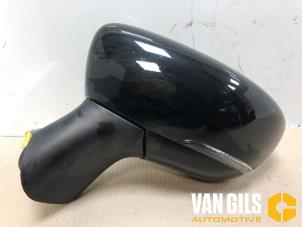 Used Wing mirror, left Renault Captur (2R) 0.9 Energy TCE 12V Price on request offered by Van Gils Automotive