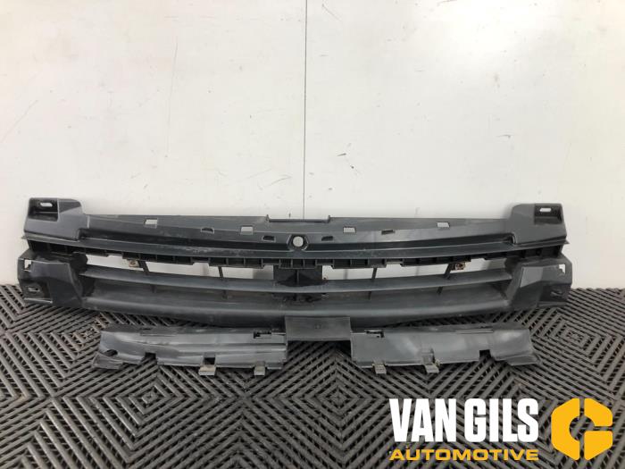 Gebrauchte Grillhalter Renault Trafic New (FL) 1.9 dCi 82 16V Preis € 40,00 Margenregelung angeboten von Van Gils Automotive