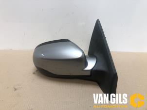 Used Wing mirror, right Renault Clio III (BR/CR) 1.2 16V Tce Price € 49,99 Margin scheme offered by Van Gils Automotive
