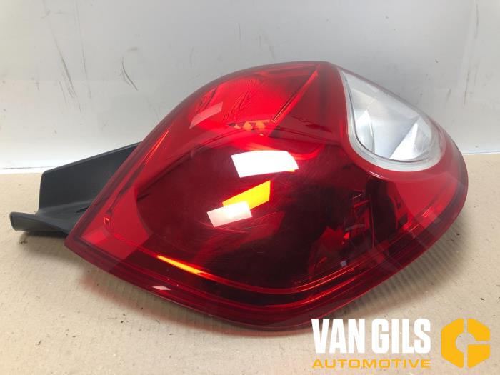 Taillight, left Renault Clio III 1.2 16V Tce - 8200886944 MAKO