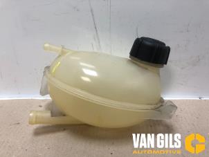 Used Expansion vessel Renault Captur (2R) 0.9 Energy TCE 12V Price on request offered by Van Gils Automotive
