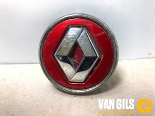 Used Hub cap Renault Captur (2R) 0.9 Energy TCE 12V Price on request offered by Van Gils Automotive