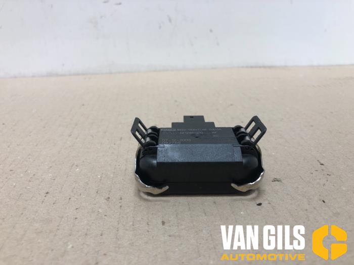 Begagnade Regnsensor Landrover Freelander II 2.2 td4 16V Pris € 30,00 Marginaltabell erbjuds av Van Gils Automotive